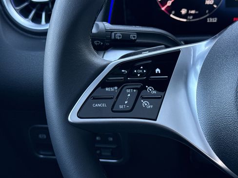 New 2026 Mercedes-Benz GLB 250 image 36