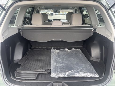 Used 2017 Subaru Forester 2.5i Premium w/ All-Weather Package image 6