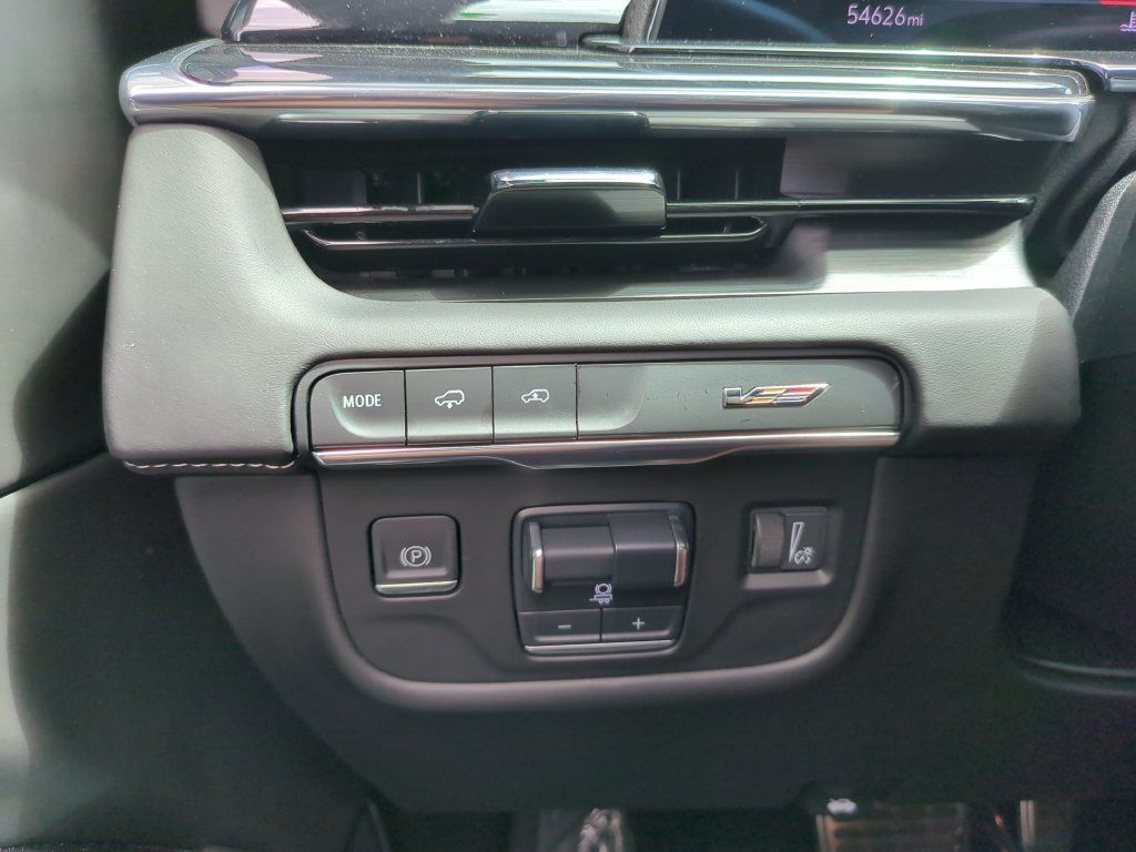 Used 2024 Cadillac Escalade ESV V AWD/4WD image 29