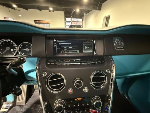 Used 2023 Rolls-Royce Cullinan w/ Cullinan Package image 54