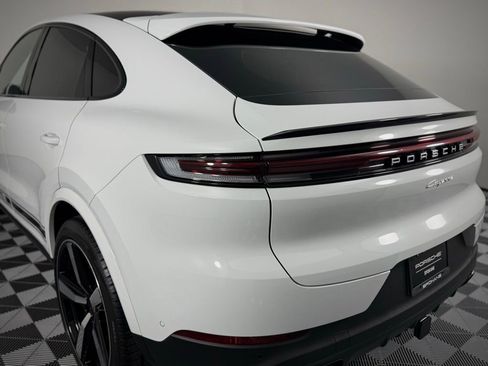 New 2026 Porsche Cayenne image 12