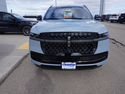 Used 2025 Lincoln Navigator L Reserve w/ Jet Appearance Package AWD/4WD image 8