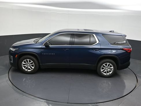 Used 2023 Chevrolet Traverse LS FWD image 16