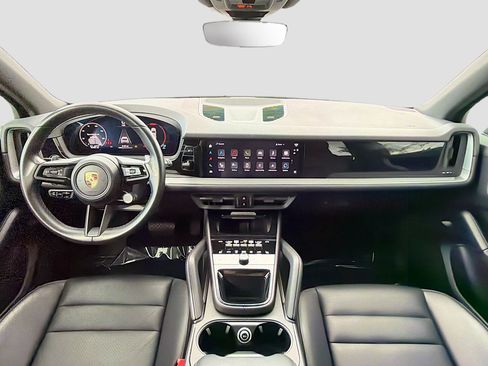 Used 2024 Porsche Cayenne image 17