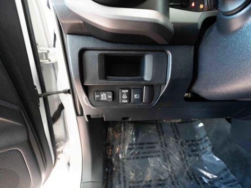 Used 2019 Toyota Tacoma TRD Off-Road image 11