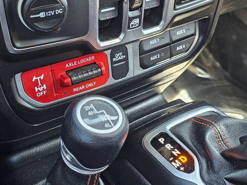 Used 2021 Jeep Gladiator Mojave AWD/4WD image 31