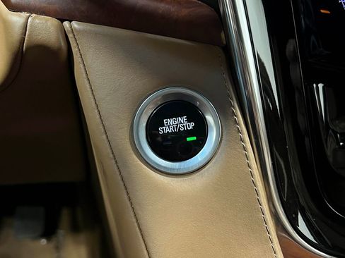 Used 2017 Cadillac Escalade ESV Platinum image 24