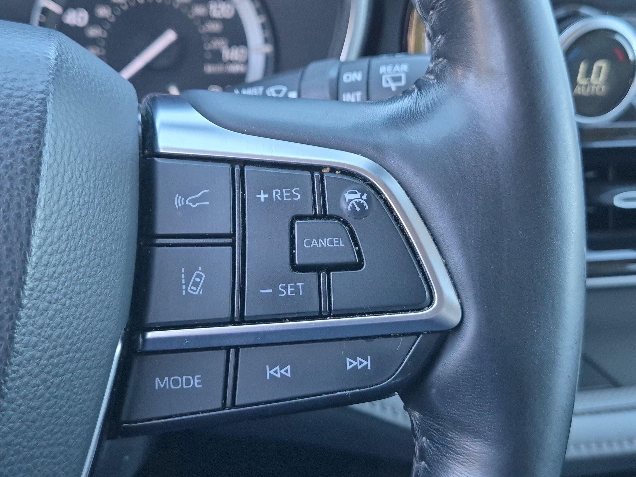 Used 2021 Toyota Highlander Limited FWD image 19
