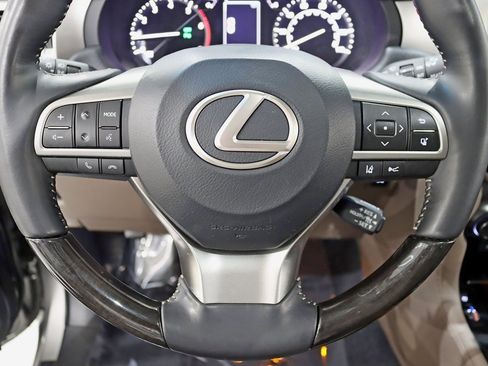 Used 2023 Lexus GX 460 Premium w/ Accessory Package image 16