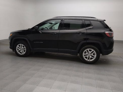 Used 2018 Jeep Compass Sport w/ Cold Weather Group FWD image 3