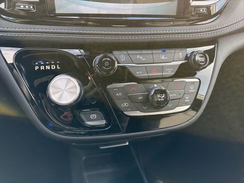 New 2026 Chrysler Pacifica Select image 17