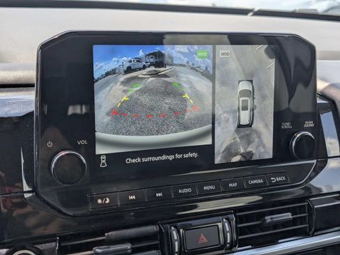 Used 2024 Nissan Pathfinder SL w/ SL Premium Package FWD image 26