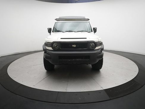 Used 2012 Toyota FJ Cruiser 4WD w/ Upgrade Pkg image 11