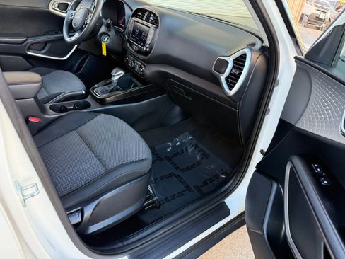 Used 2022 Kia Soul LX w/ Technology Package image 20