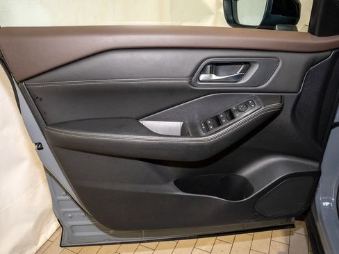 Certified 2023 Nissan Rogue SV w/ SV Premium B Package image 13