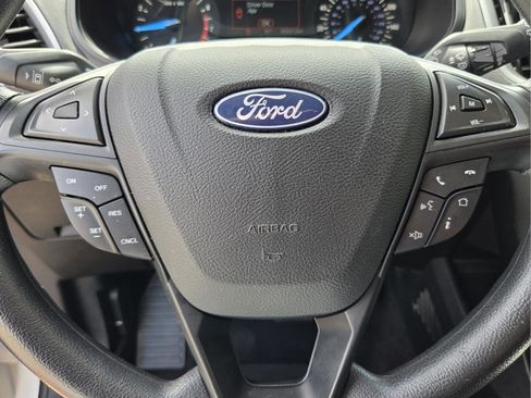 Used 2020 Ford Edge SE FWD image 27