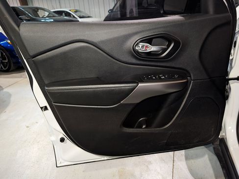 Used 2022 Jeep Cherokee Latitude Lux FWD image 11