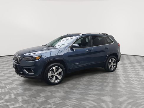 Used 2021 Jeep Cherokee Limited w/ Elite Package AWD/4WD image 38
