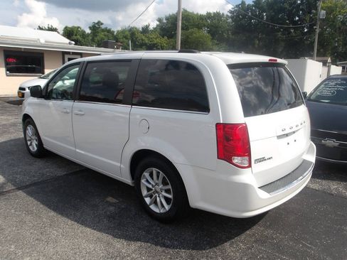 Used 2019 Dodge Grand Caravan SXT FWD image 6