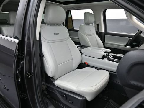 Certified 2025 Ford Expedition Platinum AWD/4WD image 33
