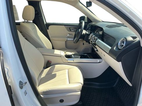 Used 2021 Mercedes-Benz GLB 250 image 22
