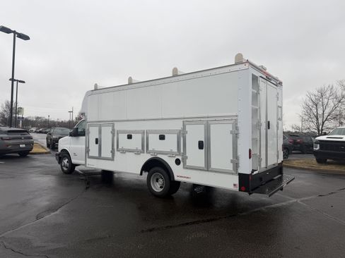 New 2025 Chevrolet Express 4500 w/ Power Convenience Package image 18