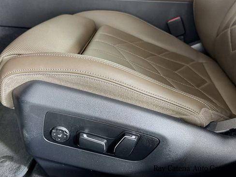 Used 2024 BMW 540i xDrive w/ Premium Package image 20