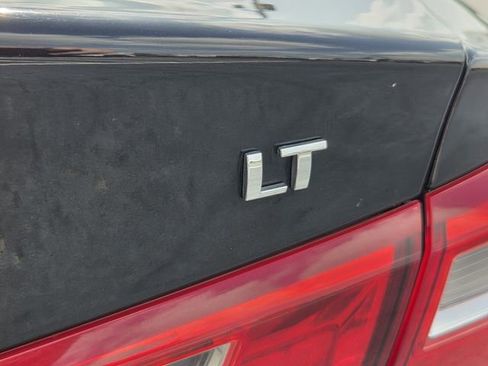 Used 2018 Chevrolet Malibu LT FWD image 15