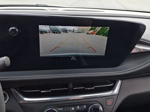 Certified 2024 Buick Envista Preferred w/ Convenience II Package FWD image 18