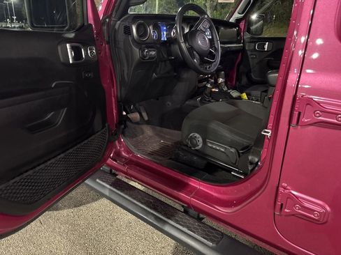 Used 2021 Jeep Wrangler Unlimited Sport image 11