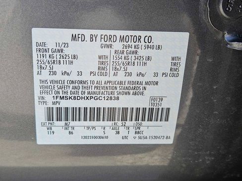 Used 2023 Ford Explorer XLT image 36