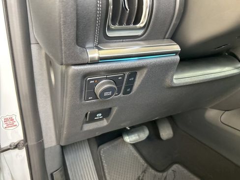 Used 2025 Ford Expedition Platinum AWD/4WD image 56