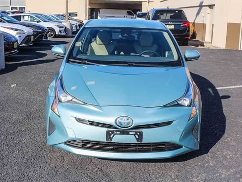 Used 2017 Toyota Prius Two w/ Carpet Mat Package image 2