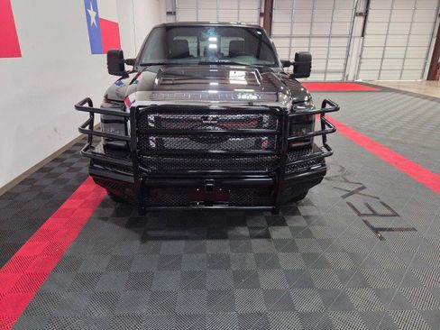 Used 2015 Ford F250 Lariat w/ Lariat Ultimate Package image 5