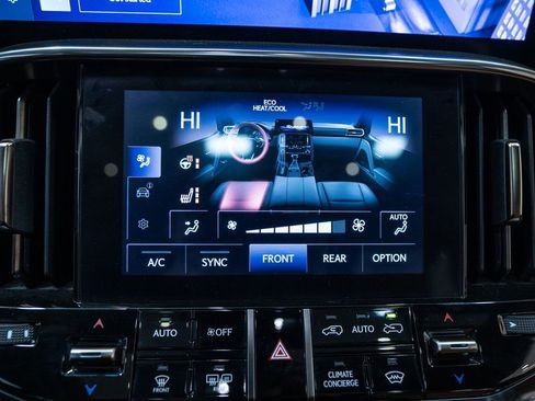 Used 2023 Lexus LX 600 4WD w/ Luxury Package image 34