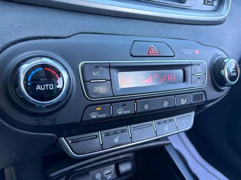 Used 2019 Kia Sorento S image 27