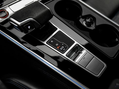 Used 2025 Audi RS 6 performance image 56