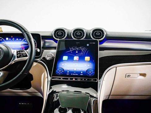 Used 2026 Mercedes-Benz GLC 300 image 12