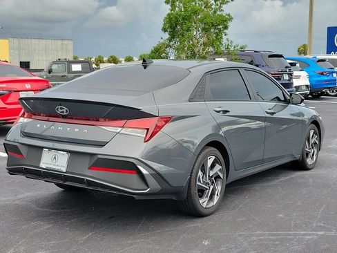 Used 2025 Hyundai Elantra Sport FWD image 6