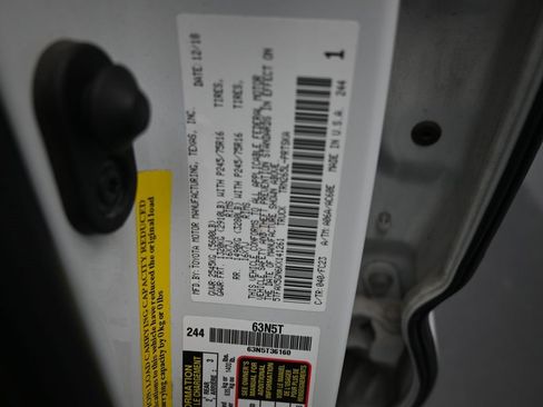 Used 2019 Toyota Tacoma SR5 image 18