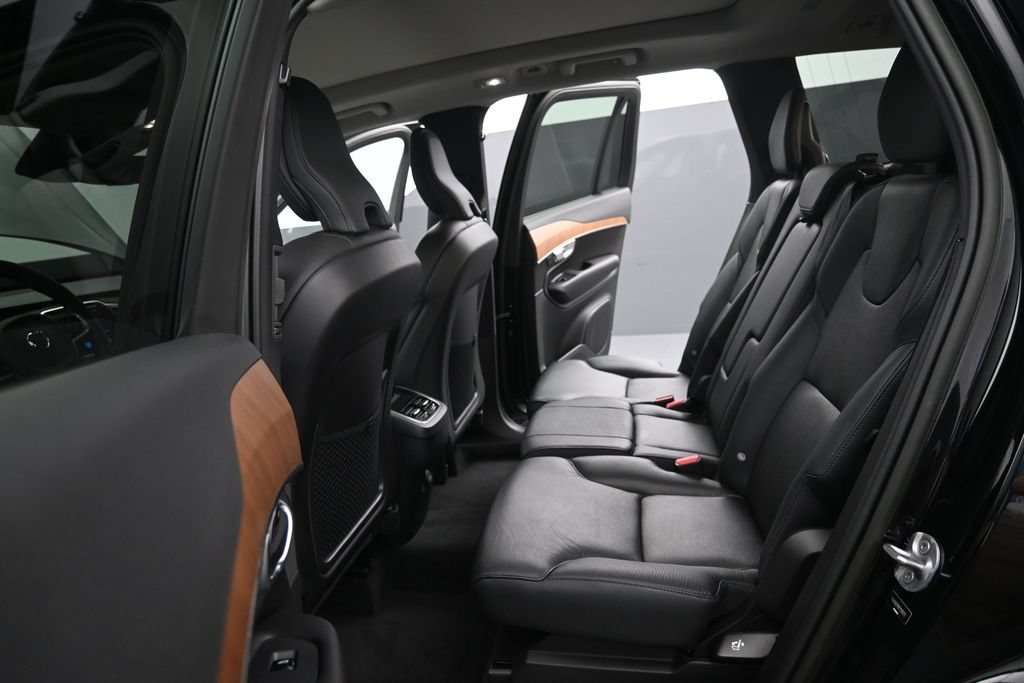 Certified 2023 Volvo XC90 B6 Plus w/ Protection Package Premier AWD/4WD image 19