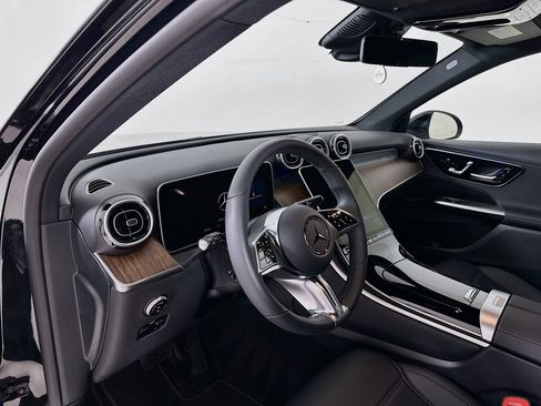 Used 2026 Mercedes-Benz GLC 300 image 10