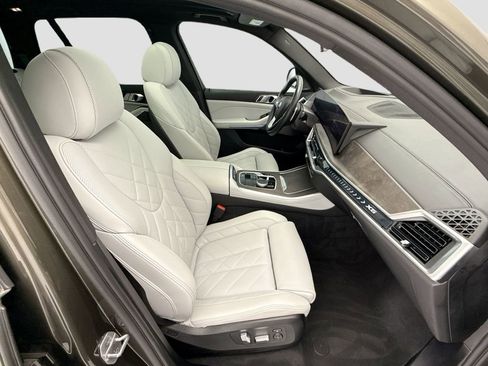 Certified 2024 BMW X5 xDrive40i w/ Premium Package AWD/4WD image 19