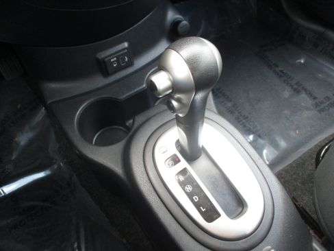 Used 2019 Nissan Versa SV FWD image 19
