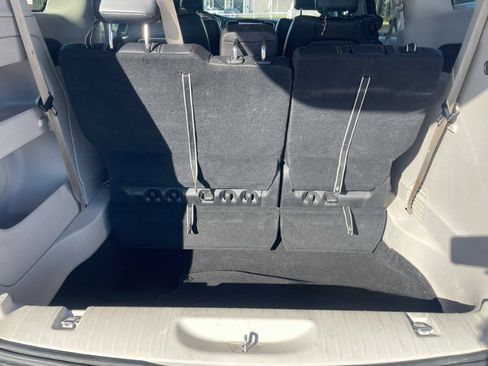 Used 2022 Chrysler Pacifica Touring-L image 9