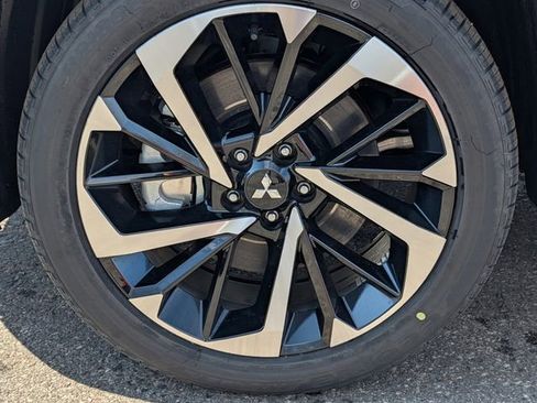 New 2025 Mitsubishi Outlander SE AWD/4WD image 3