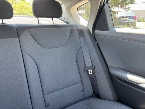 Used 2025 Kia K4 FWD image 37