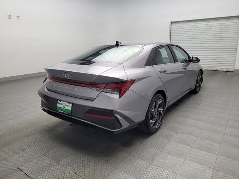 Used 2025 Hyundai Elantra SEL image 9