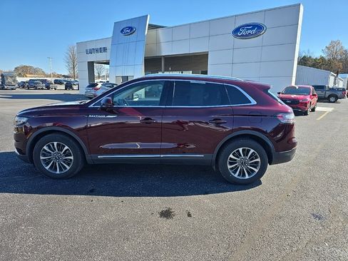 Used 2022 Lincoln Nautilus Reserve image 11