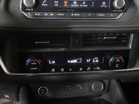 Used 2023 Nissan Rogue SV AWD/4WD image 40